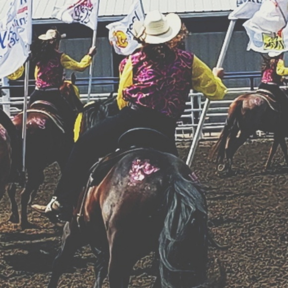 Meet your Posher, Cayley - Picture 1 of 1